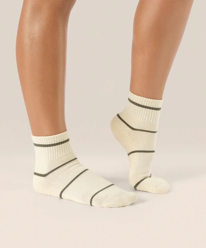 [MoveActive] Quarter Crew Non Slip Grip Socks - Baseline Oat