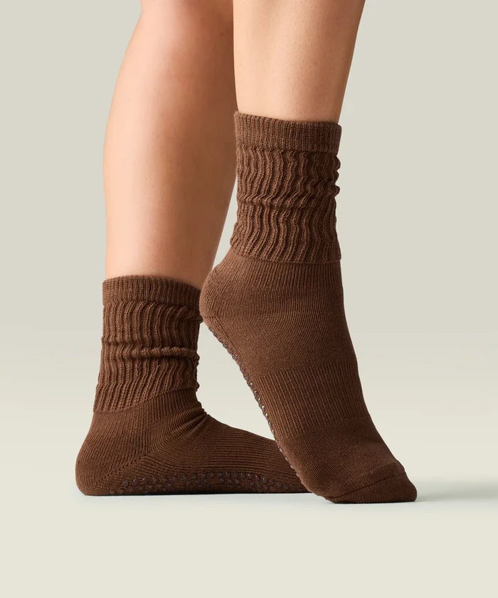 [MoveActive] Scrunch Non Slip Grip Socks - Chocolate