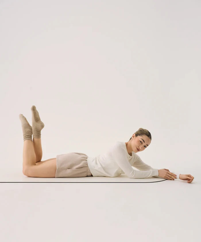 [MoveActive] Scrunch Non Slip Grip Socks - Latte