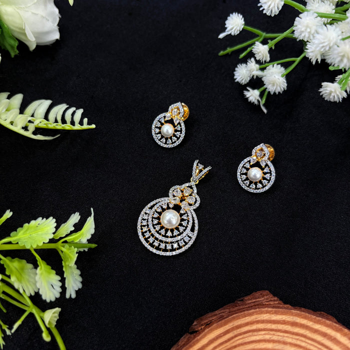 Muktika Pendant Set