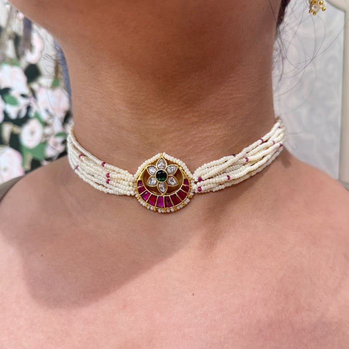 Nayaab Aanya Choker