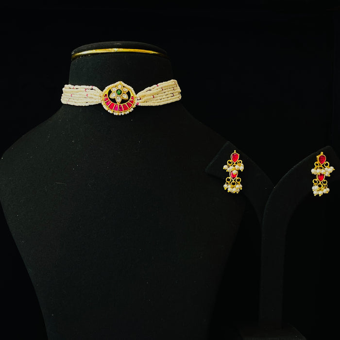 Nayaab Aanya Choker