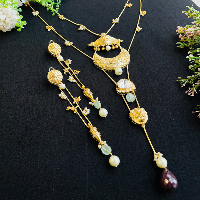 Nayaab Aditi Neckpiece