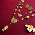 Nayaab Akshra neckpiece