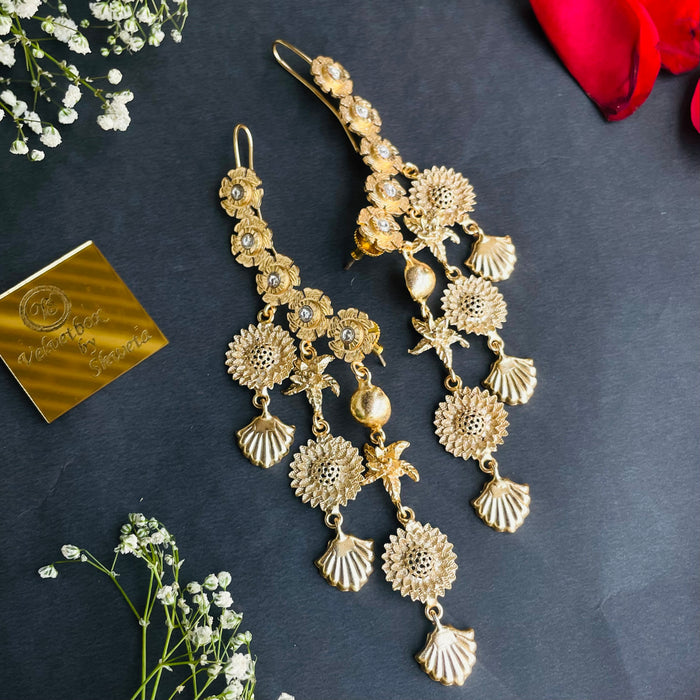 Nayaab Alizea gold earcuff