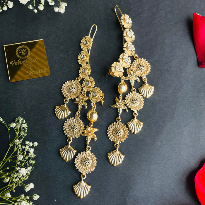 Nayaab Alizea gold earcuff