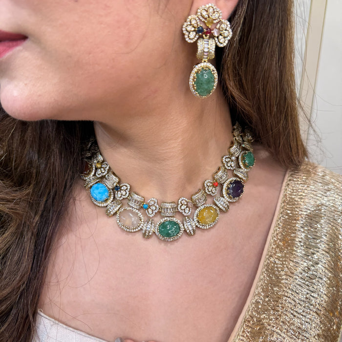 Nayaab Bessie neckpiece
