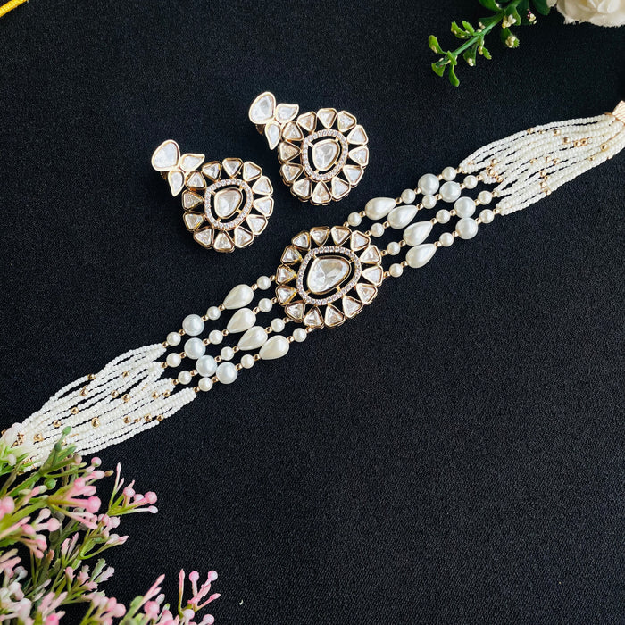 Nayaab Chhavvi Polki neckpiece
