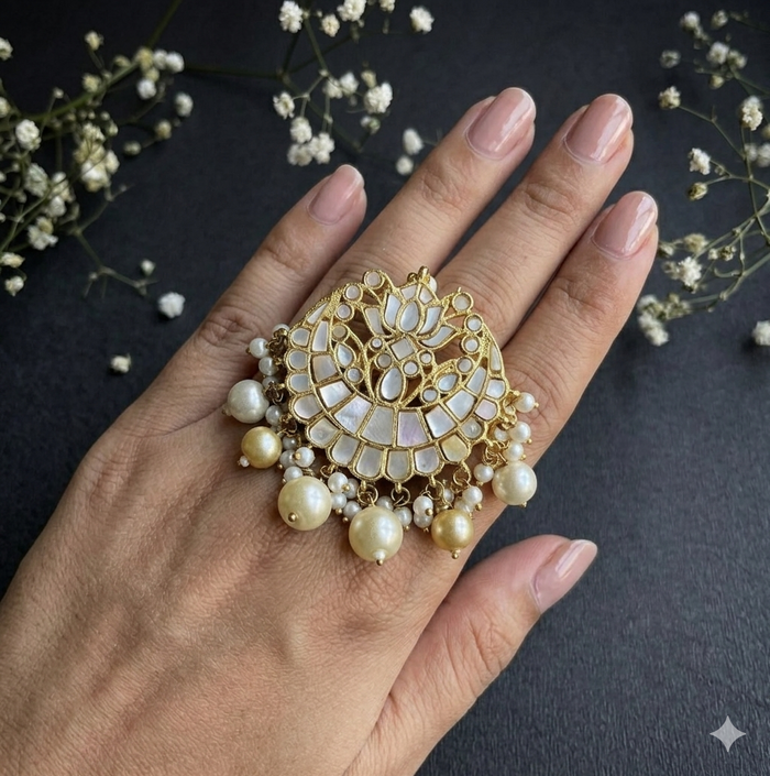 Nayaab dhwani adjustable ring