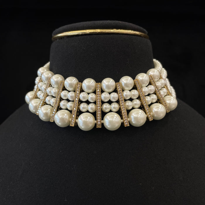 Nayaab Elina Pearl Choker