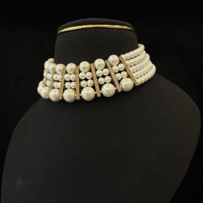 Nayaab Elina Pearl Choker