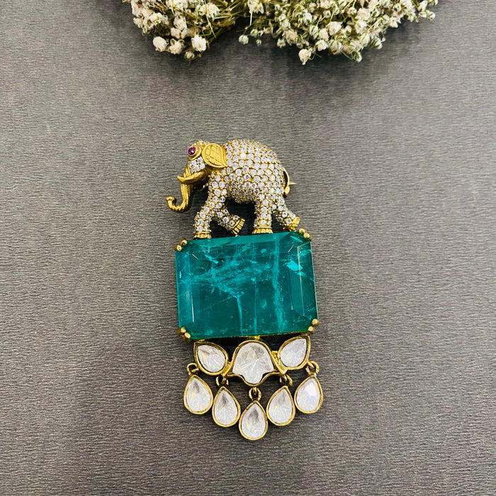 Nayaab Inaya  brooch
