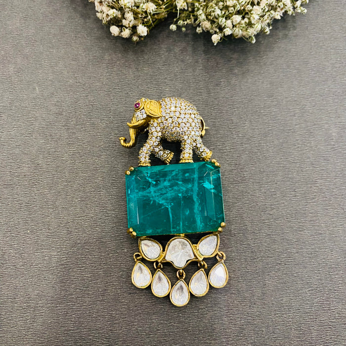 Nayaab Inaya  brooch
