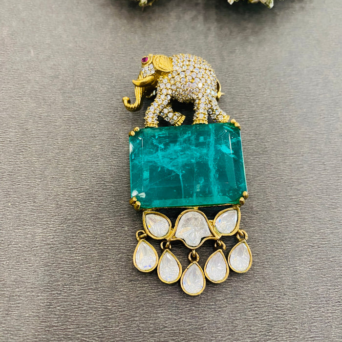 Nayaab Inaya  brooch