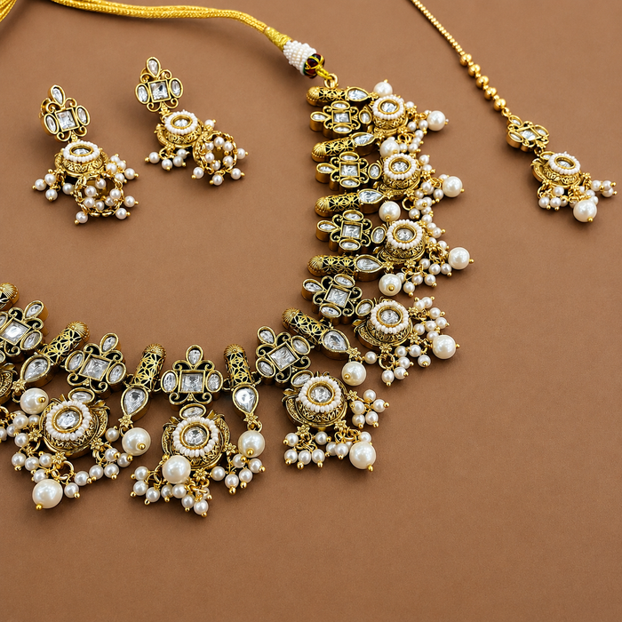 Nayaab ishani neckpiece