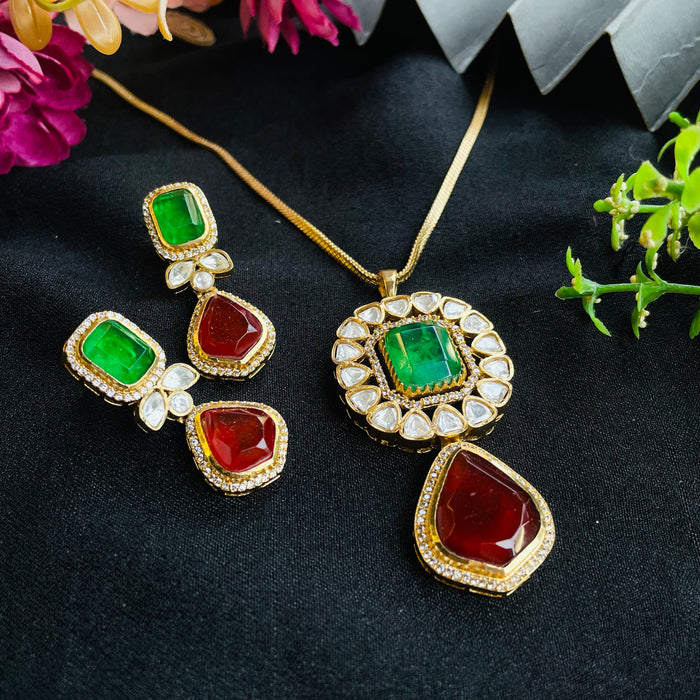 Nayaab jaxon pendent