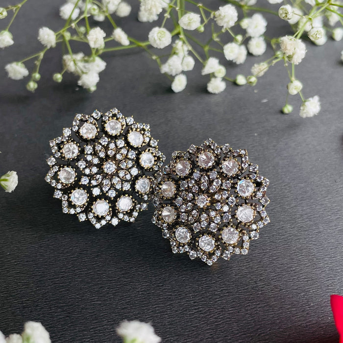 Nayaab jiya studs