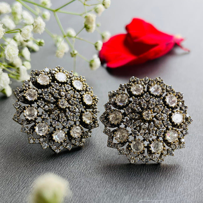 Nayaab jiya studs