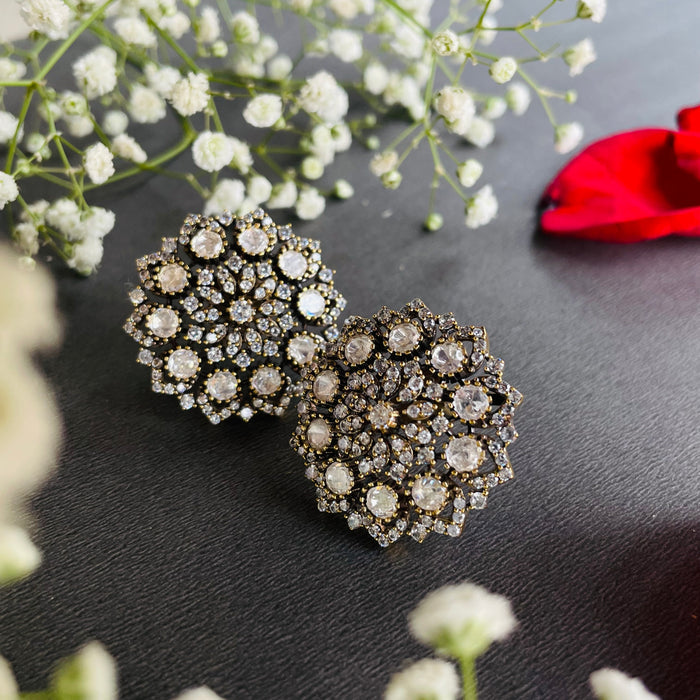 Nayaab jiya studs