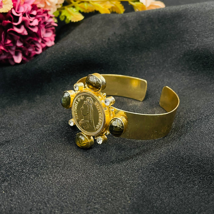 Nayaab Kavya Choker and bracelet combo