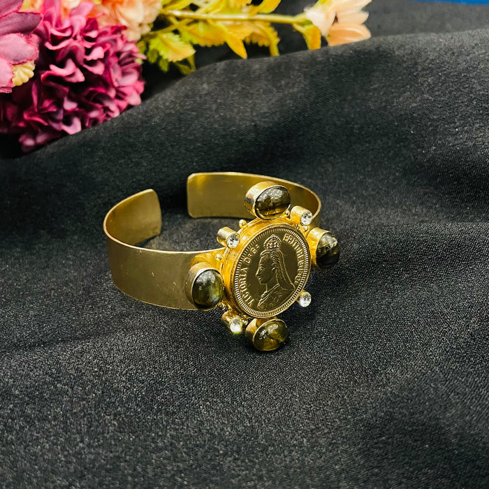Nayaab Kavya Choker and bracelet combo