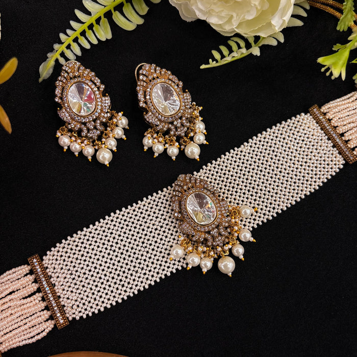 Nayaab Kavya Choker