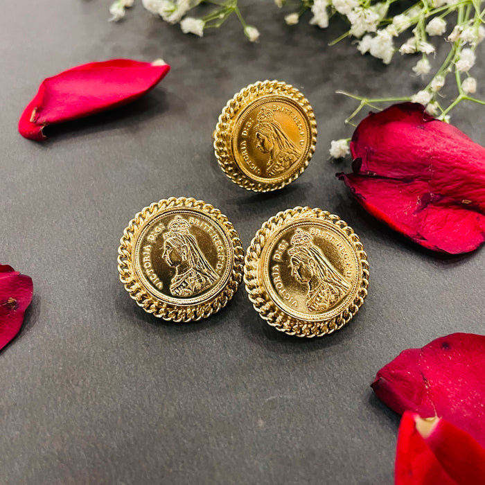 Nayaab kiara studs with ring combo