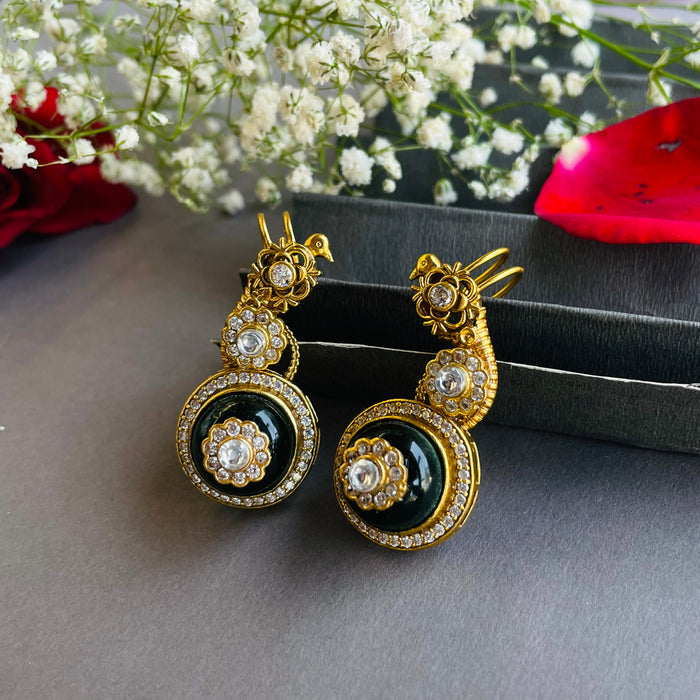 Nayaab Lavanya Earcuff