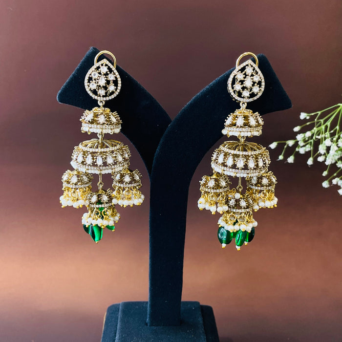 Nayaab Myra Jhumki