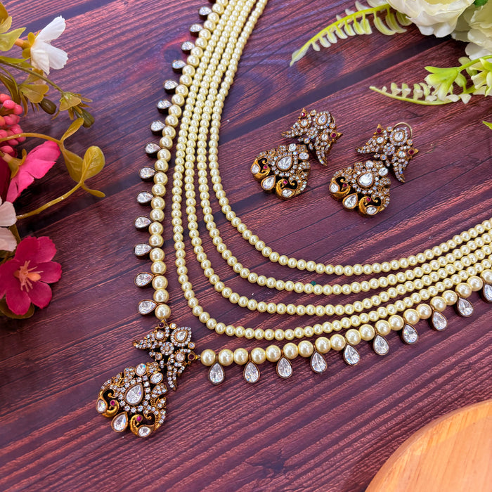 Nayaab Myra Neckpiece