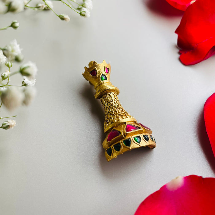 Nayaab Namisha brooch