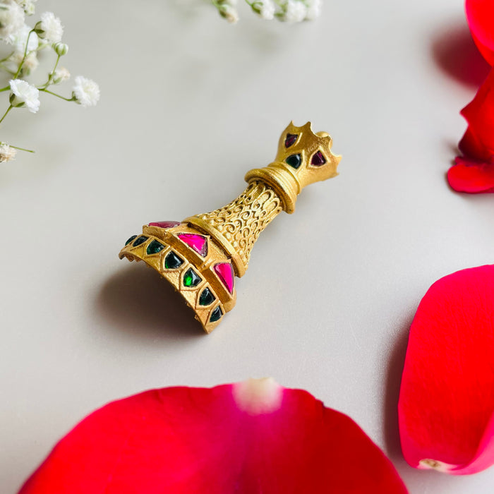 Nayaab Namisha brooch