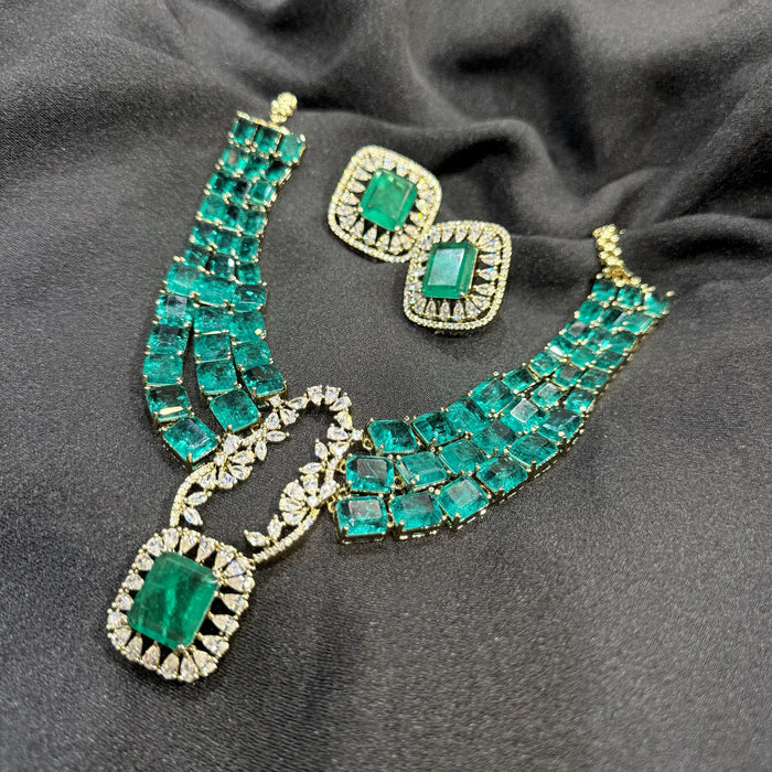 Nayaab Nisa Neckpiece