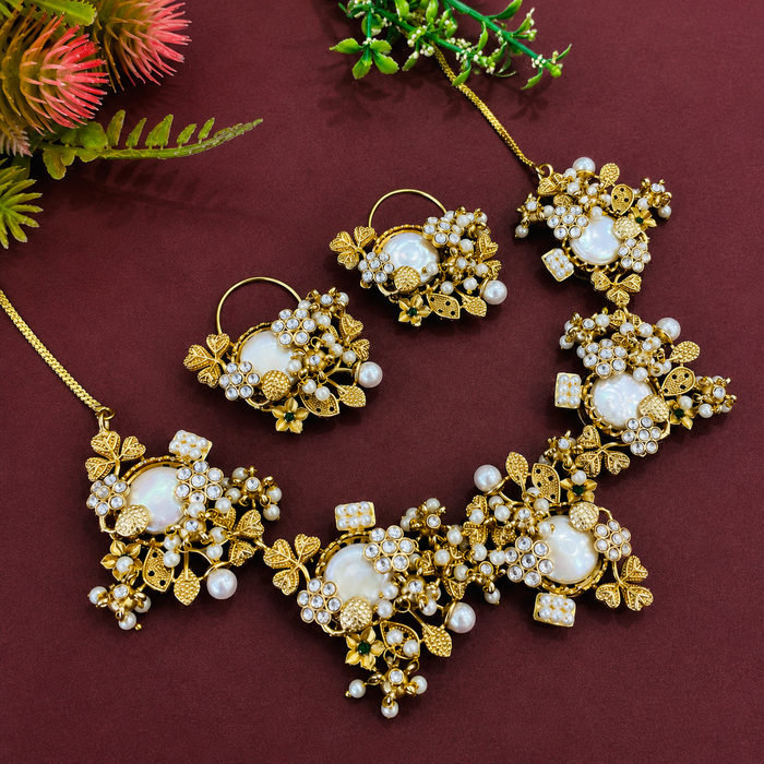 Nayaab Noor Neckpiece