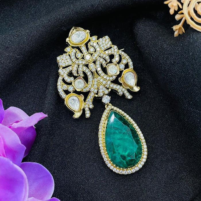 Nayaab Ruhi brooch