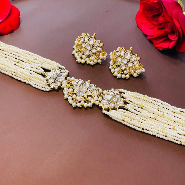 Nayaab Shanaya Choker