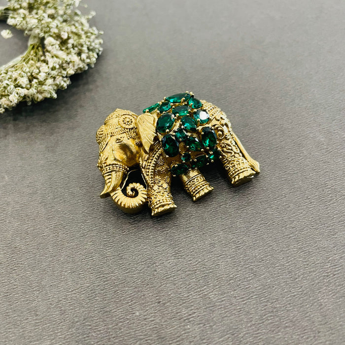 Nayaab Sheetal brooch