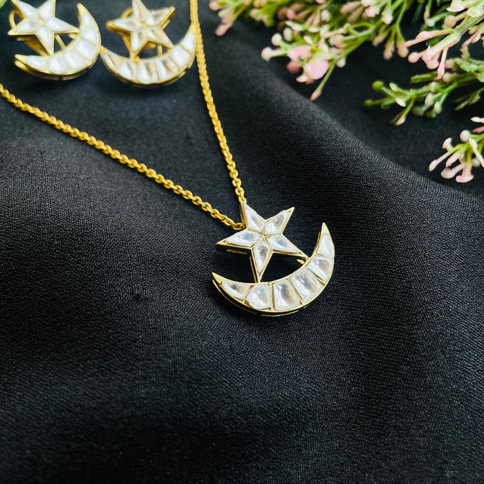 Nayaab Star Kundan Pendant Set