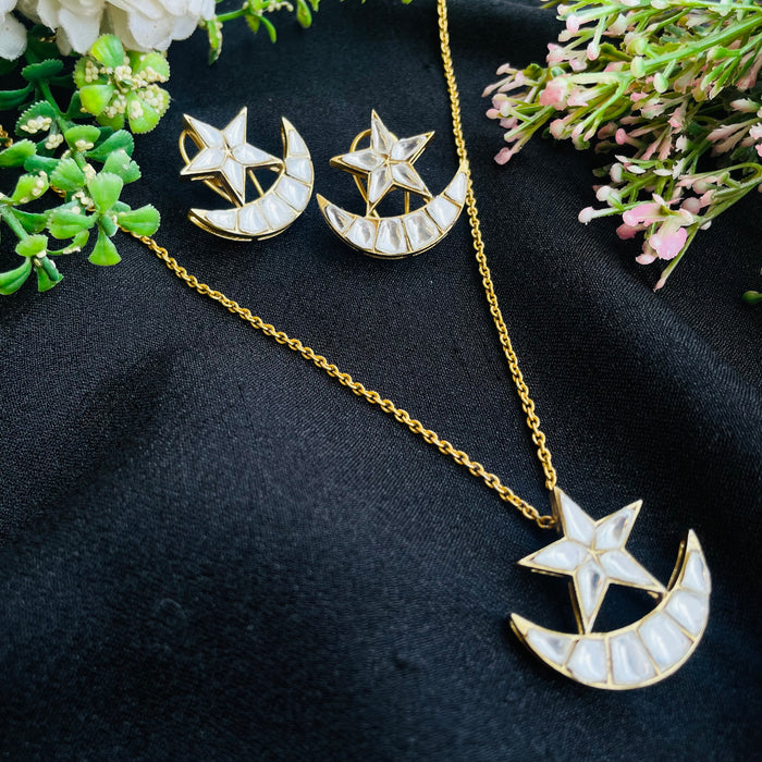 Nayaab Star Kundan Pendant Set