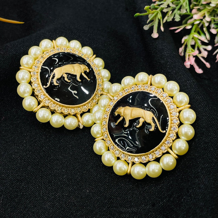 Nayaab Varshini studs