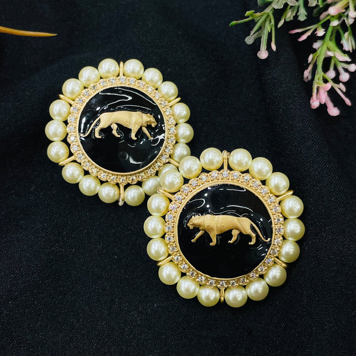 Nayaab Varshini studs