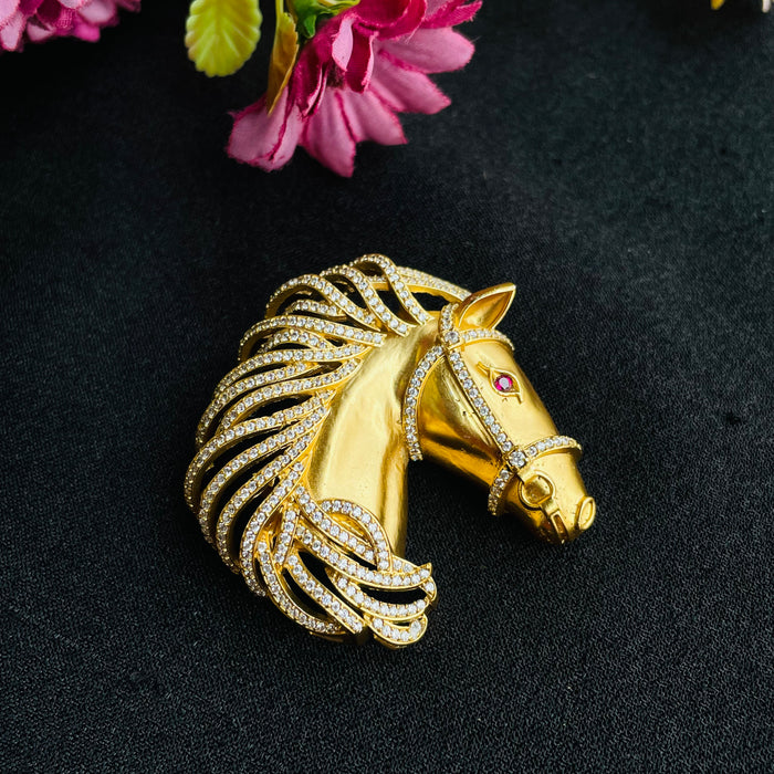 Nayaab Ziya brooch