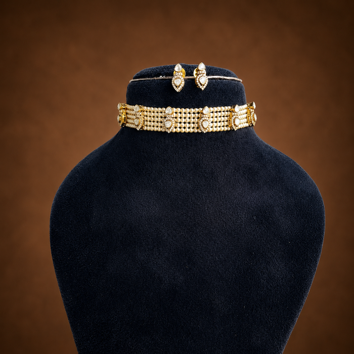 Nayaab zoya choker