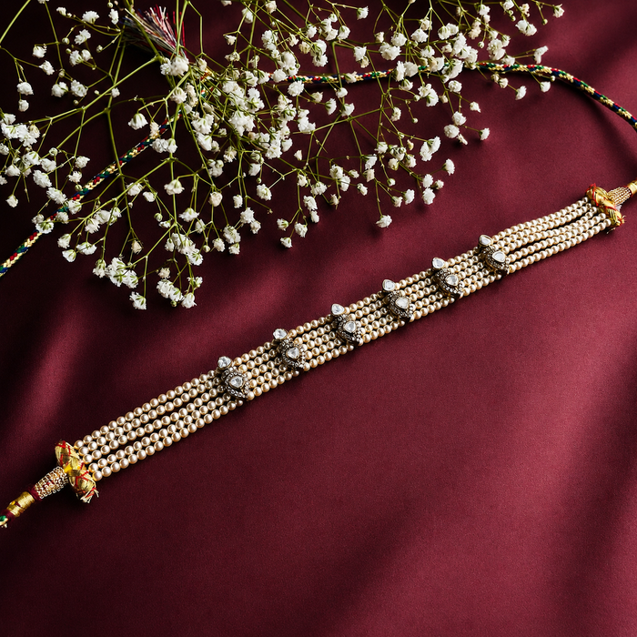 Nayaab zoya choker