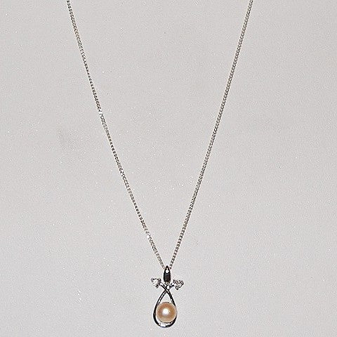 Pearl Pendant Necklace