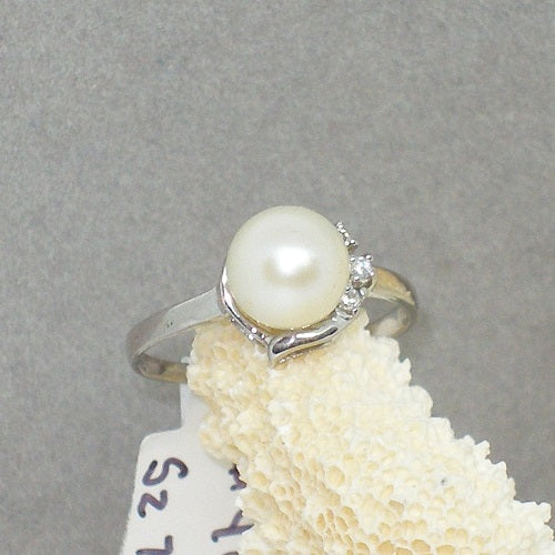 Pearl Ring