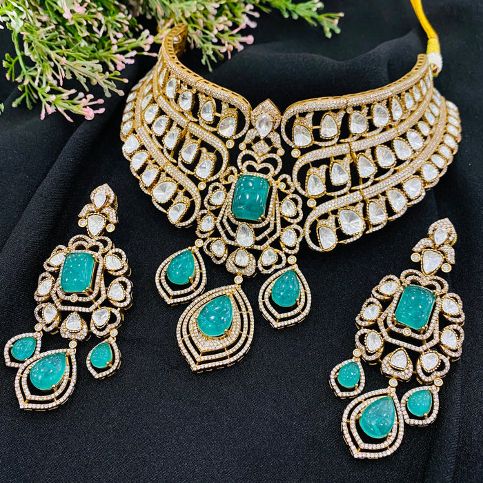 Nayaab Niharika Neckpiece