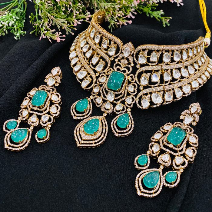 Nayaab Niharika Neckpiece
