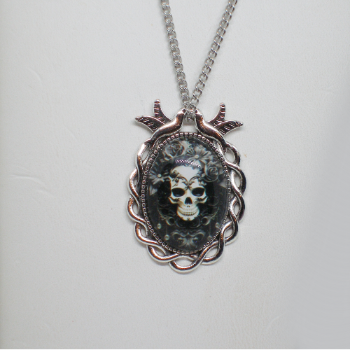 Skull Pendant Necklace