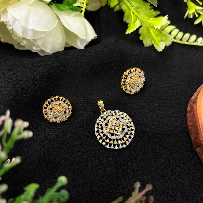 Vamika Pendant set